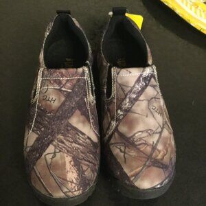 NWT Cabela's  Redhead men's casual shoes excellent condition size 8.5  camo